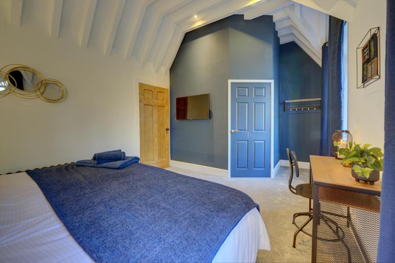 The Old Vicarage - Secure Parking, Fast Wifi, Garden Villa Leeds  Bagian luar foto