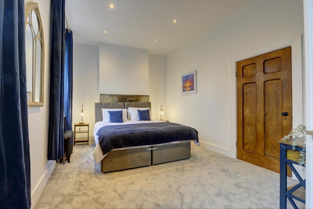 The Old Vicarage - Secure Parking, Fast Wifi, Garden Villa Leeds  Bagian luar foto