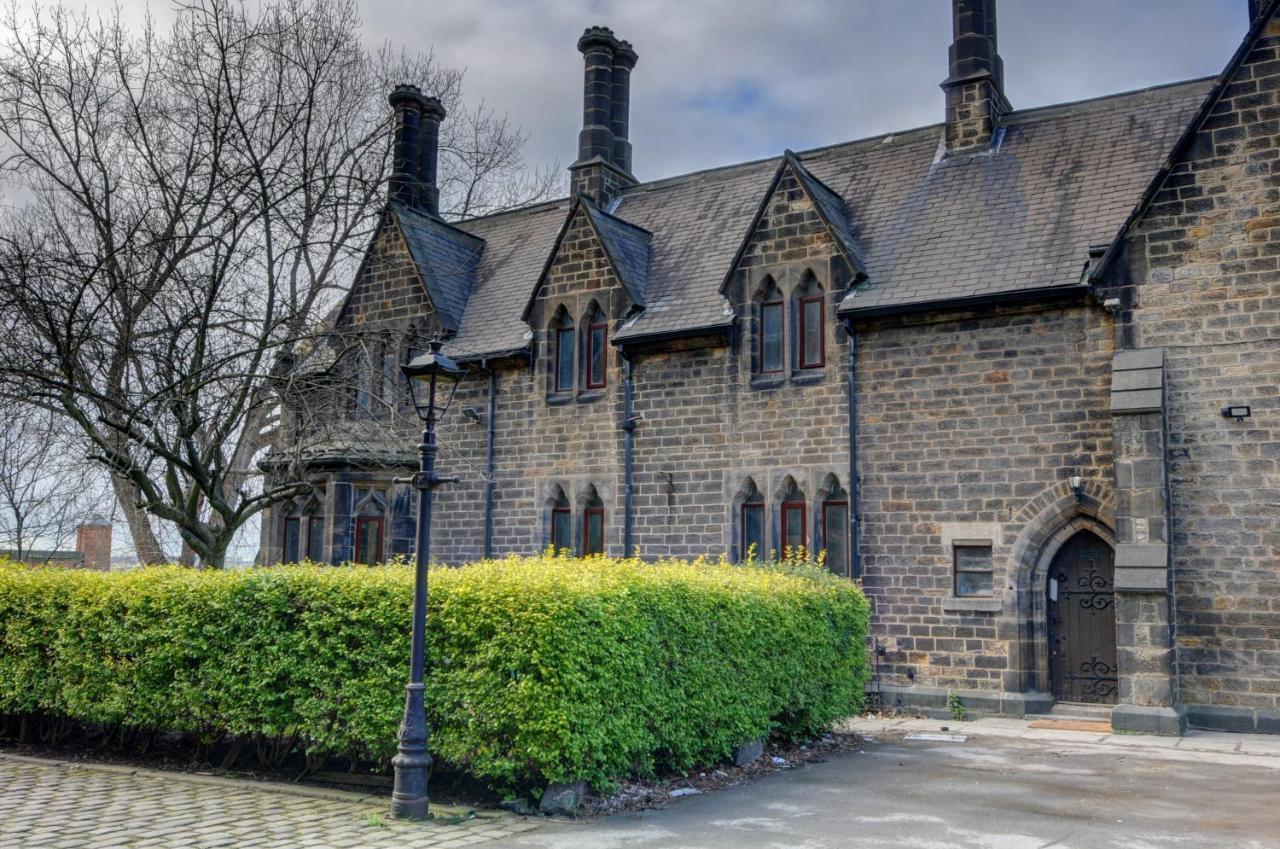 The Old Vicarage - Secure Parking, Fast Wifi, Garden Villa Leeds  Bagian luar foto