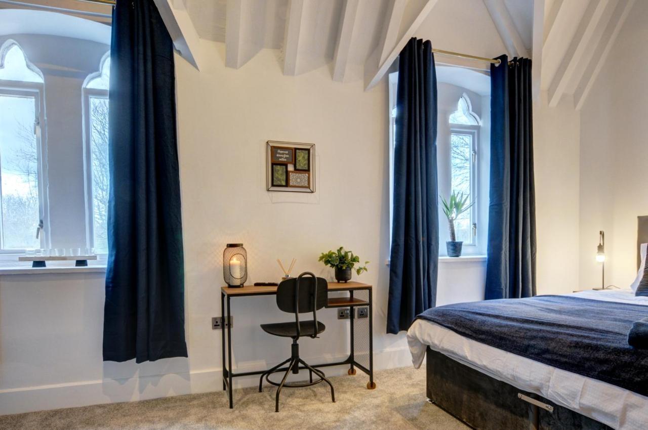 The Old Vicarage - Secure Parking, Fast Wifi, Garden Villa Leeds  Bagian luar foto