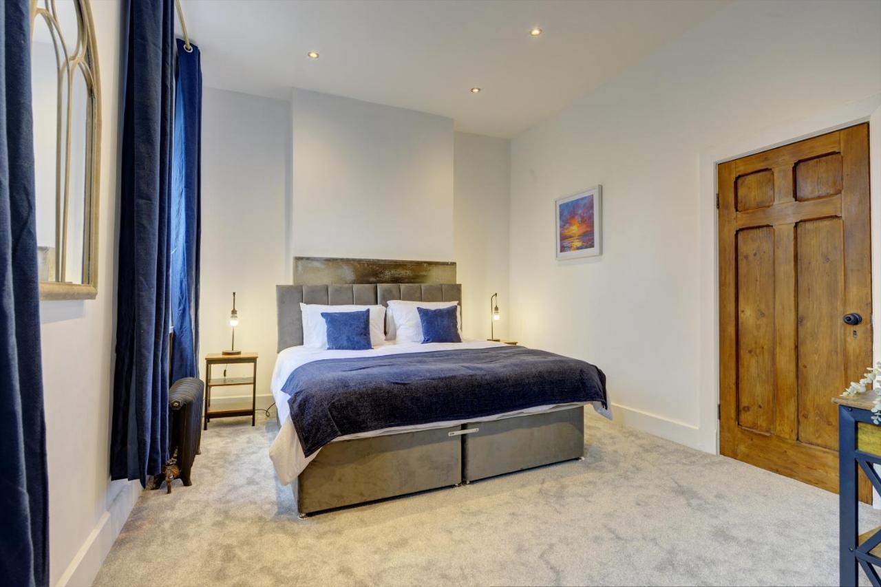 The Old Vicarage - Secure Parking, Fast Wifi, Garden Villa Leeds  Bagian luar foto