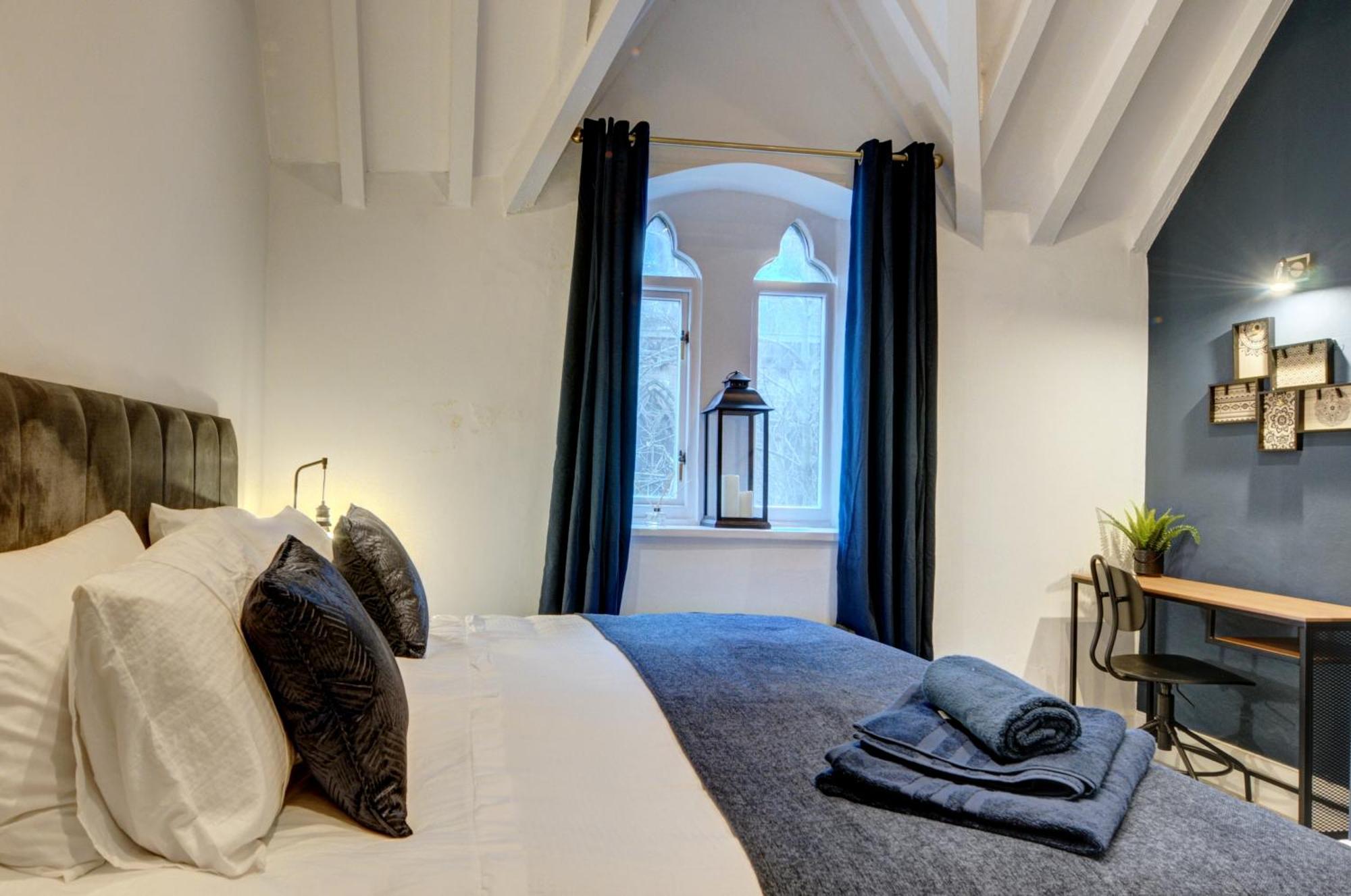 The Old Vicarage - Secure Parking, Fast Wifi, Garden Villa Leeds  Bagian luar foto