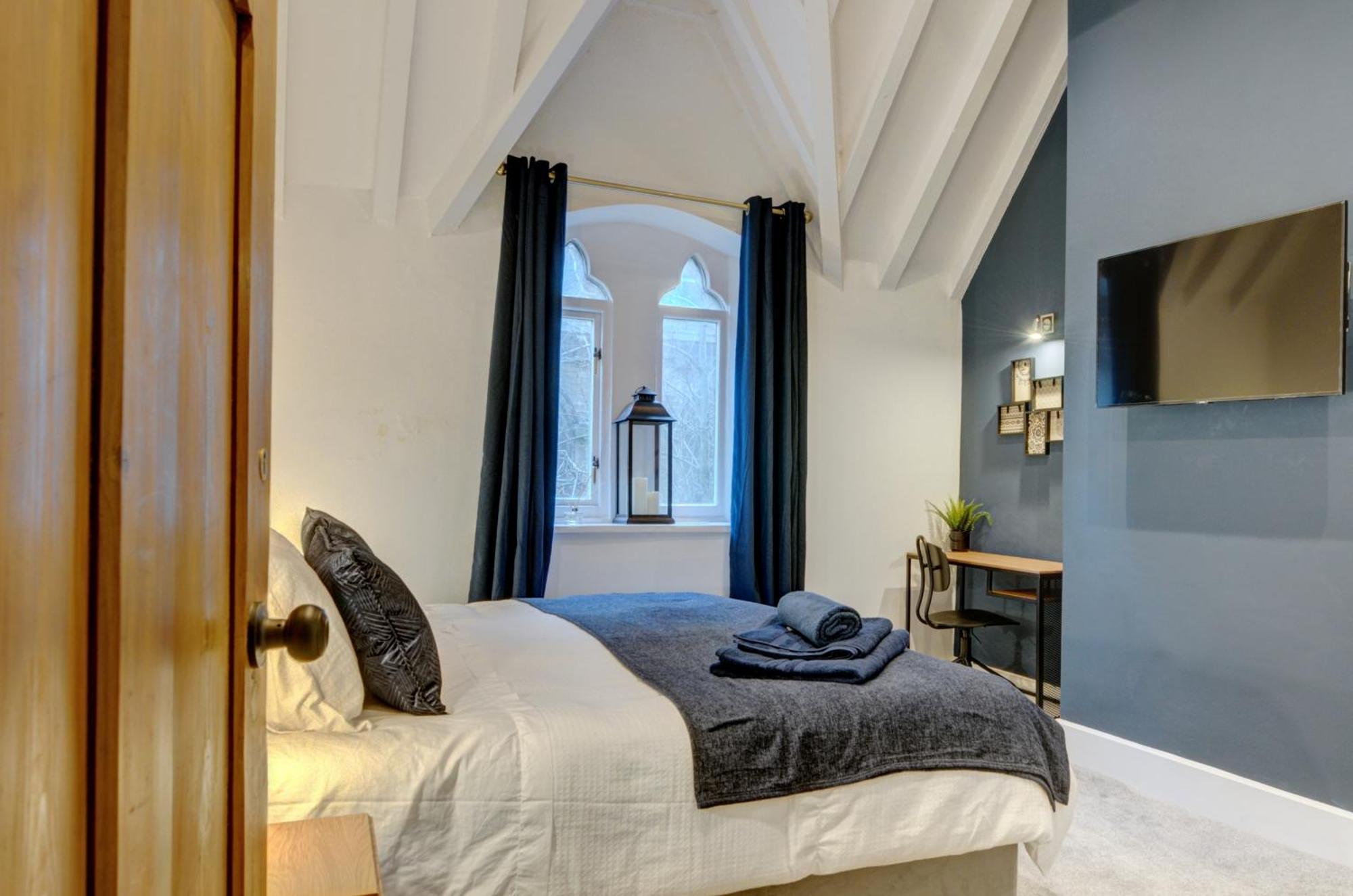 The Old Vicarage - Secure Parking, Fast Wifi, Garden Villa Leeds  Bagian luar foto