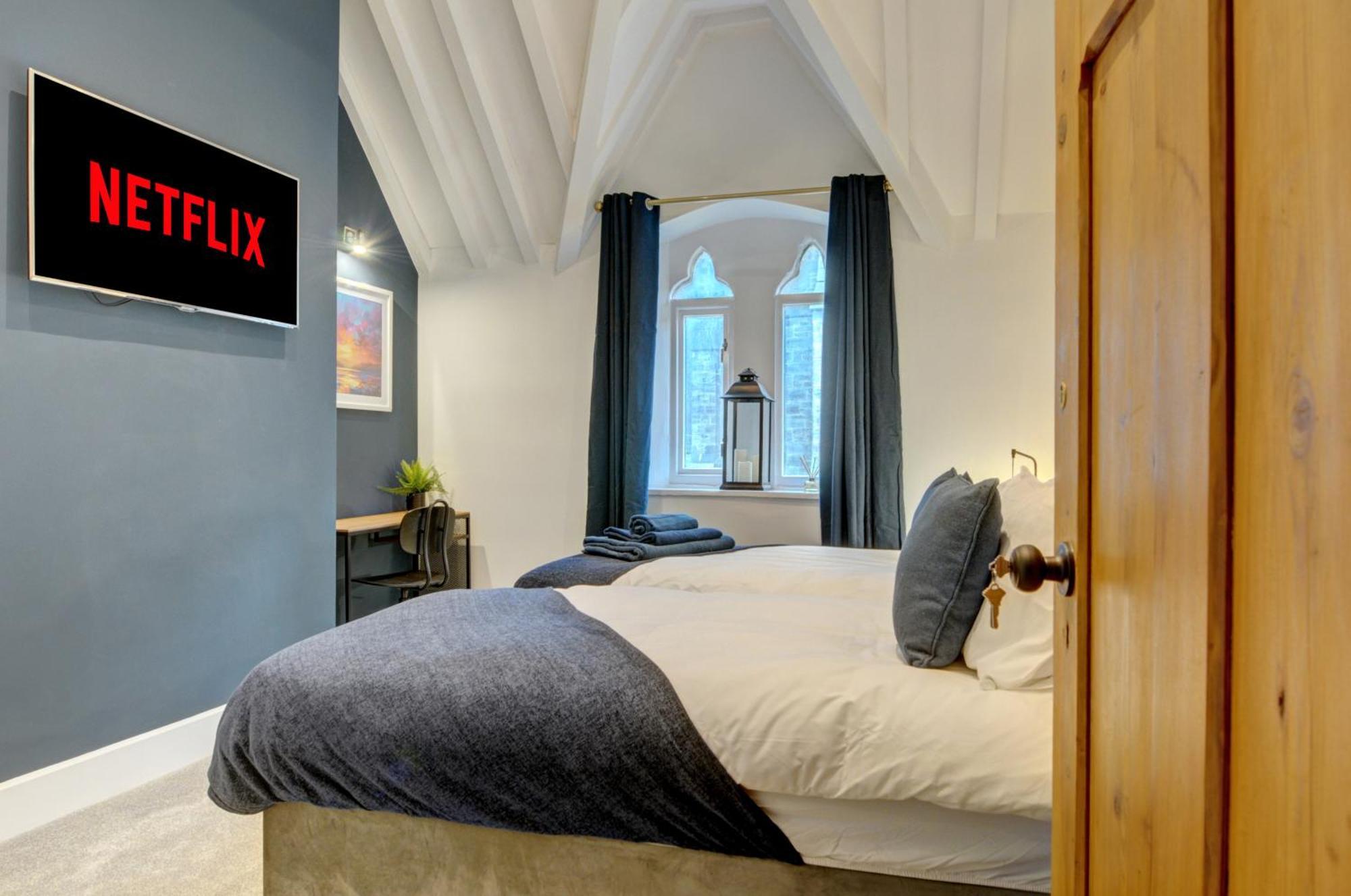 The Old Vicarage - Secure Parking, Fast Wifi, Garden Villa Leeds  Bagian luar foto