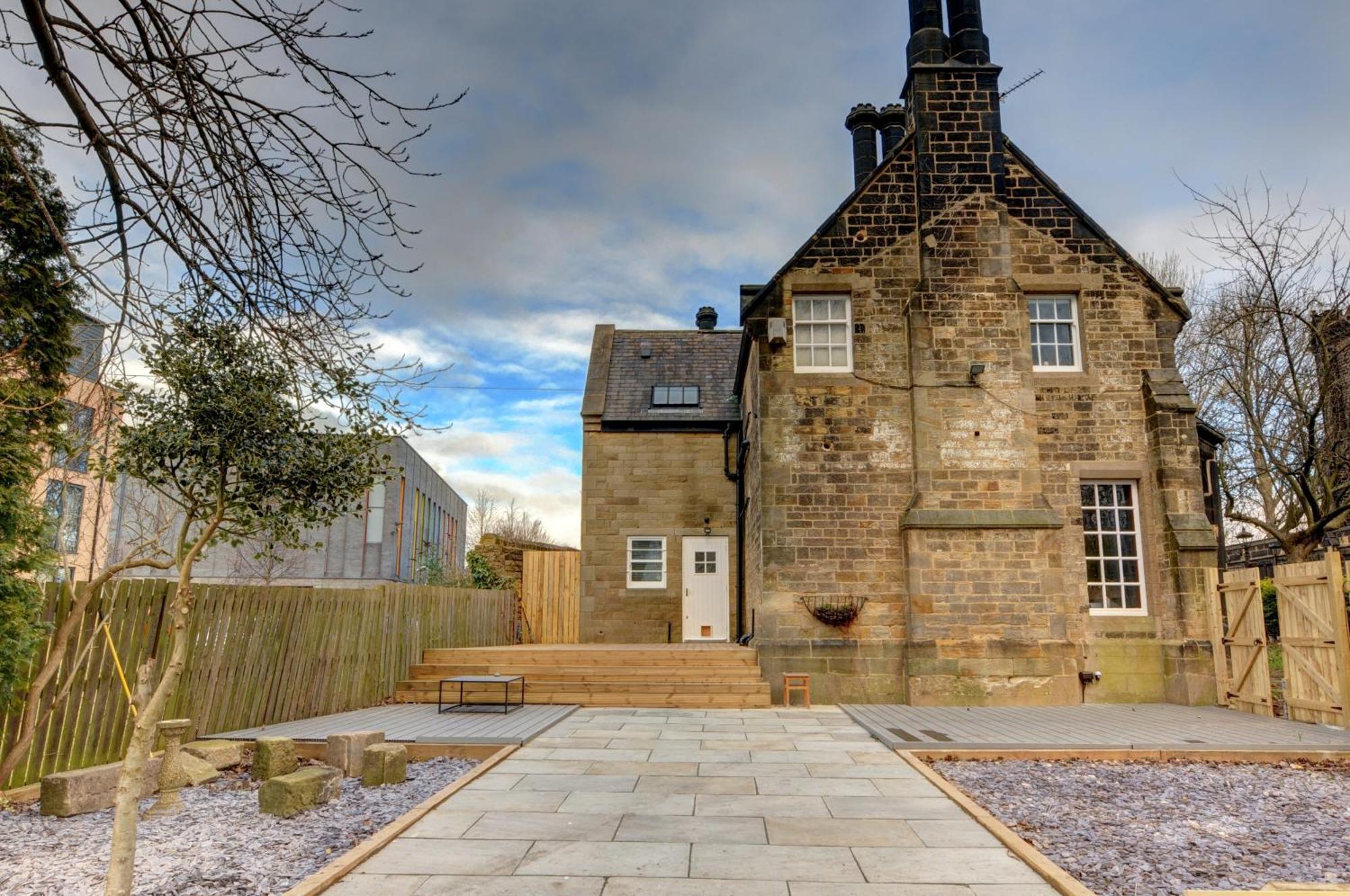 The Old Vicarage - Secure Parking, Fast Wifi, Garden Villa Leeds  Bagian luar foto